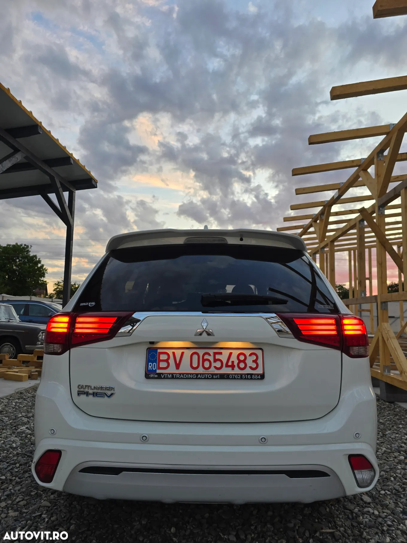 Mitsubishi Outlander 2.4 4WD Plug-In Hybrid Diamant+ - 11
