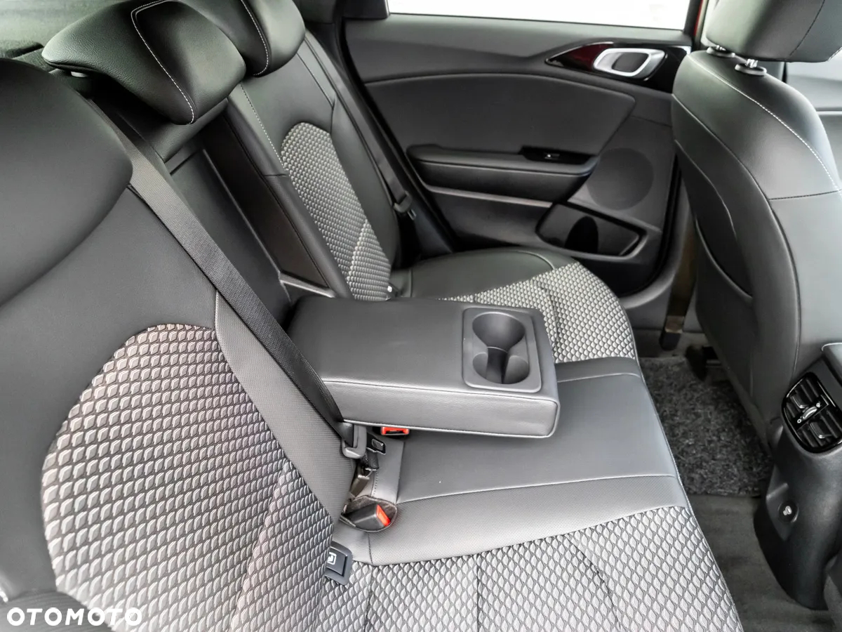 Kia Ceed 1.5 T-GDI Tribute DCT - 17