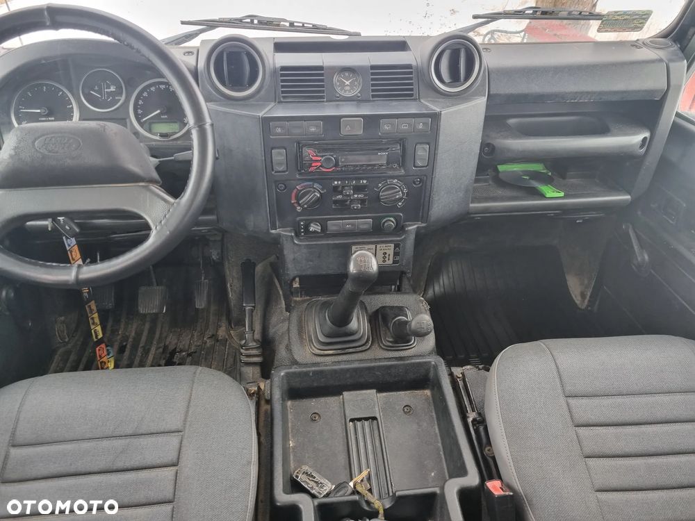 Land Rover Defender - 9
