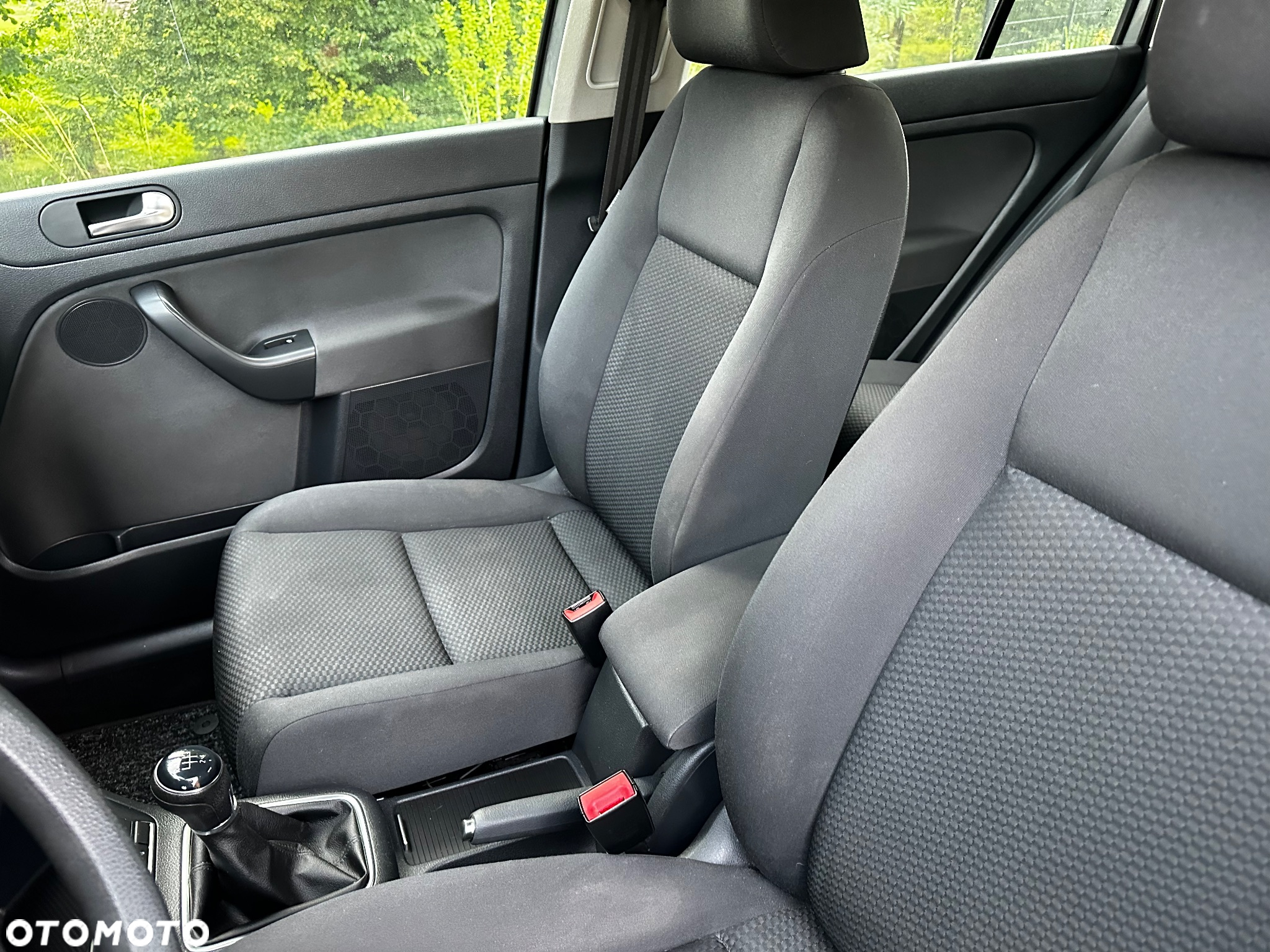 Volkswagen Golf Plus 1.6 TDI BlueMot Comfortline - 32