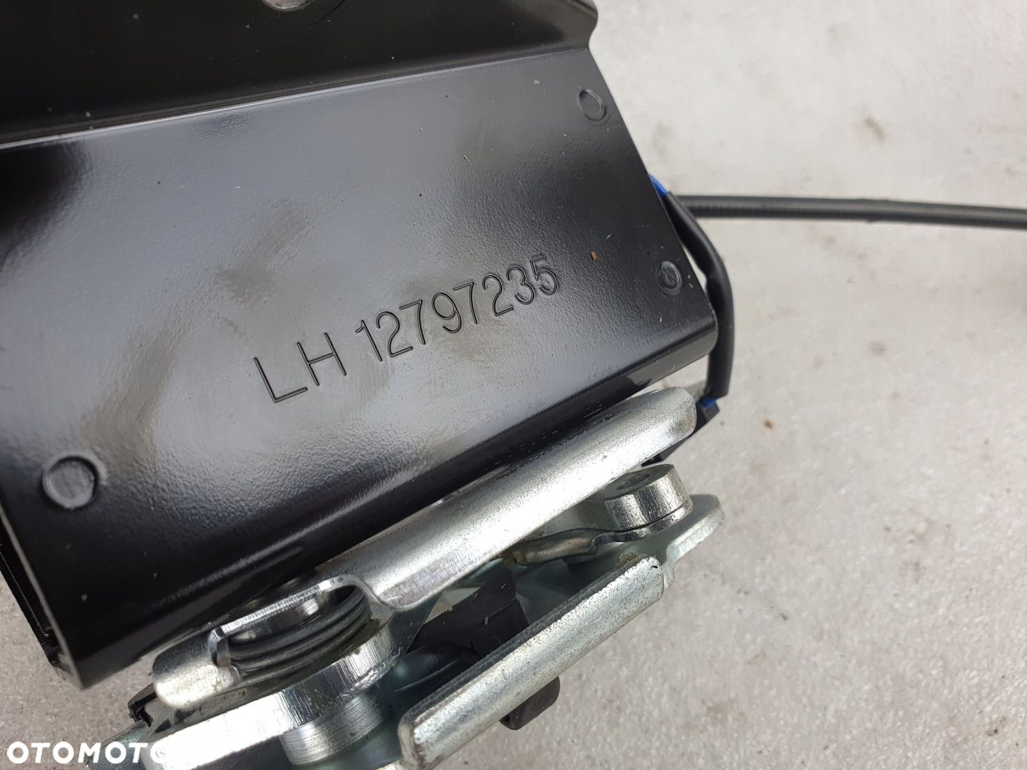 CADILLAC BLS SEDAN ZAMEK FOTELA LEWY 12797235 - 5
