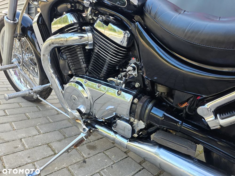 Suzuki Intruder - 10