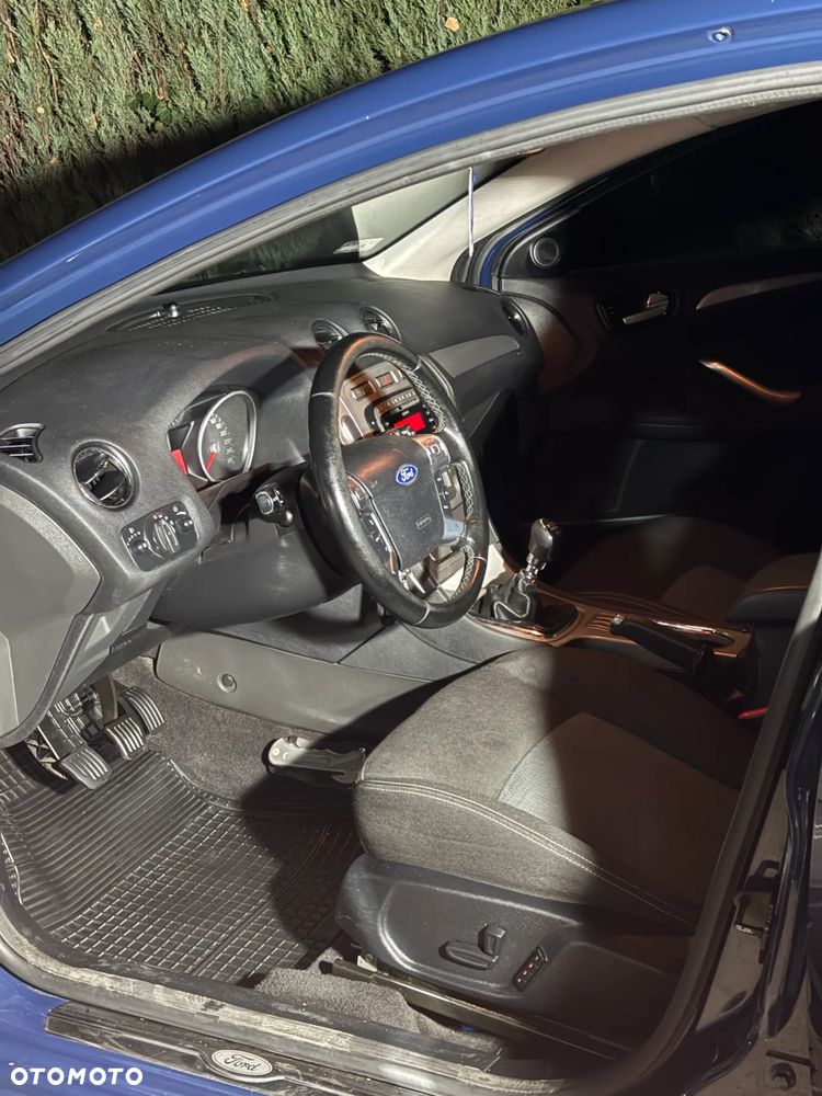 Ford Mondeo 2.0 TDCi Ambiente - 13