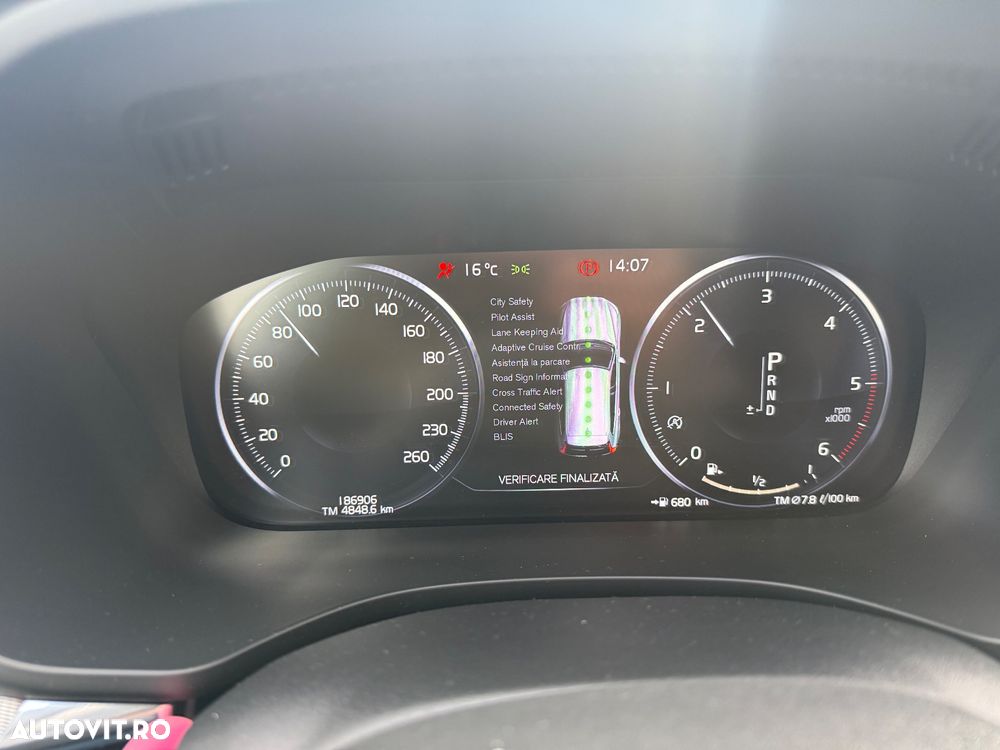 Volvo XC 60 D4 R-Design - 10