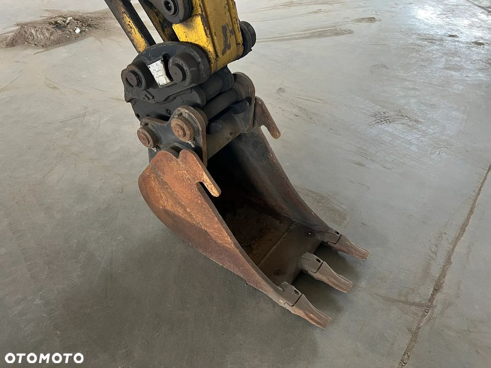 Caterpillar 302.5C - 9