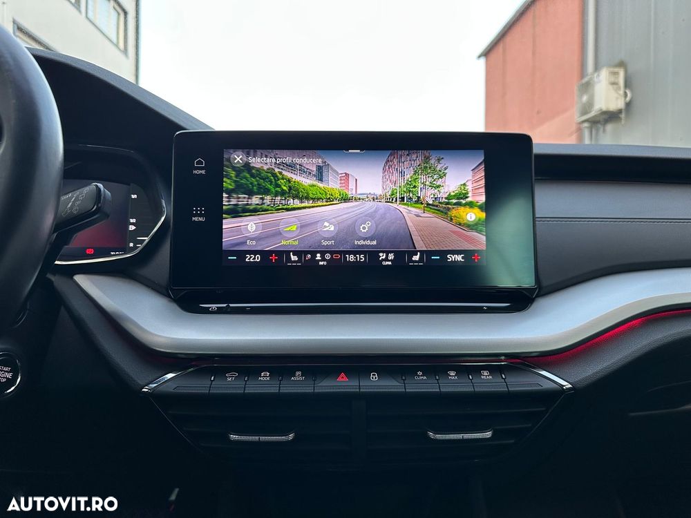 Skoda Octavia Combi 2.0 TDI DSG Clever - 33