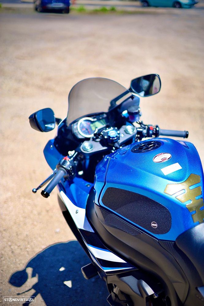 Suzuki GSX-R - 4
