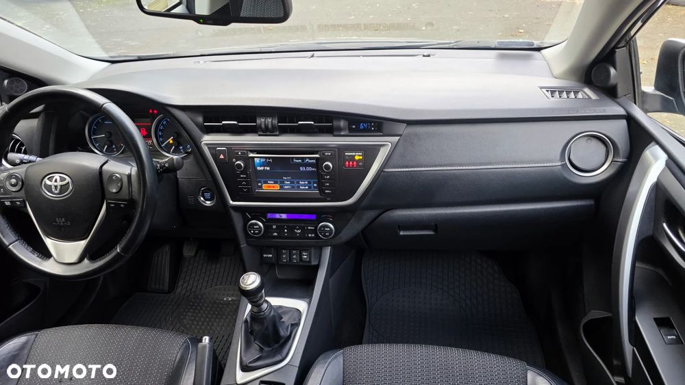 Toyota Auris 1.6 Prestige - 16