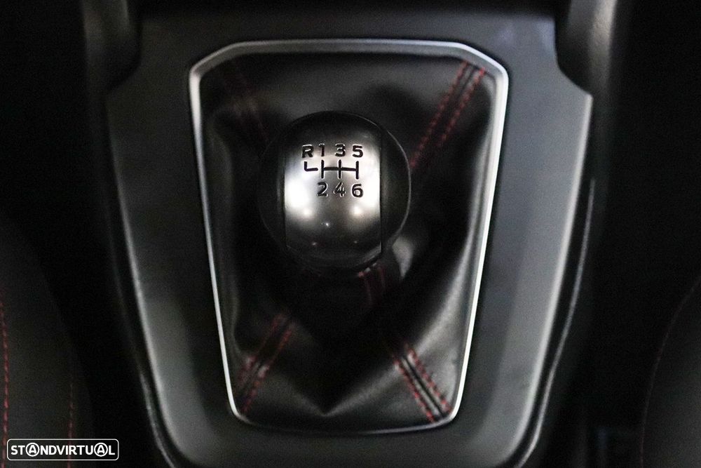 Ford Focus 1.5 TDCi ECOBlue ST-Line - 14