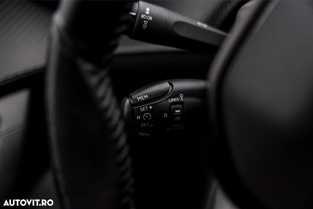 Peugeot 2008 BlueHDi 100 STOP & START Active - 20