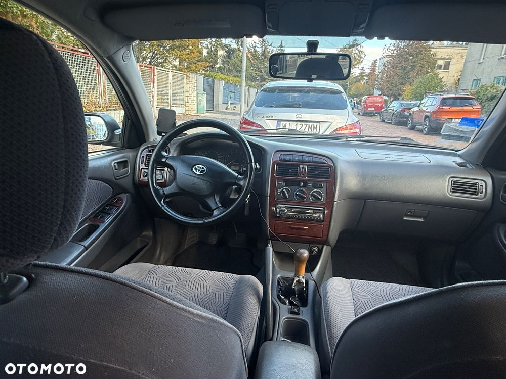 Toyota Avensis 2.0 Sol - 23