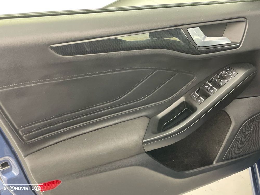 Ford Focus 1.0 EcoBoost MHEV ST-Line - 16