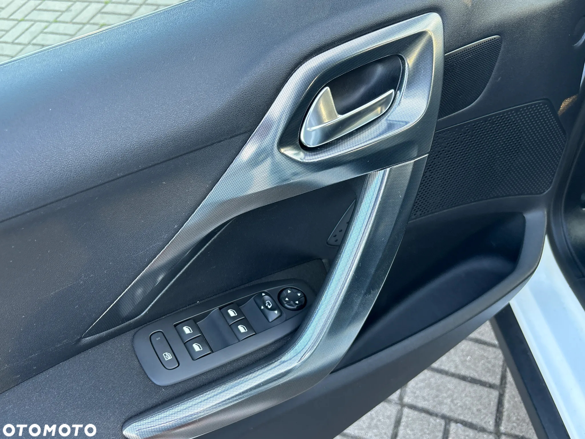 Peugeot 2008 1.2 Pure Tech Crossway S&S EAT6 - 21