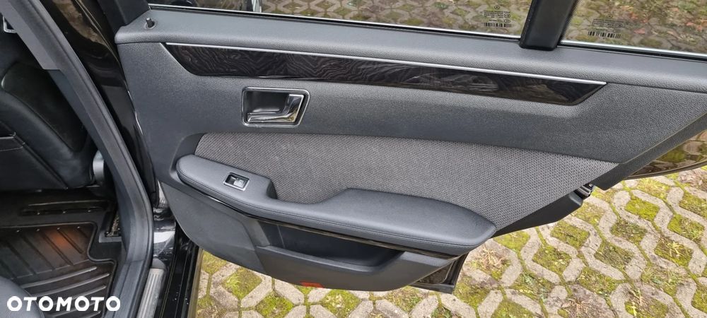 Mercedes-Benz Klasa E 350 CDI 4-Matic BlueEff Avantgarde - 17