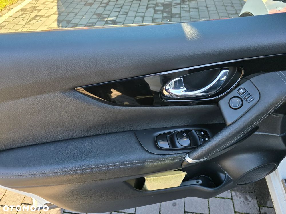 Nissan Qashqai 1.6 DCi 4x4 Tekna EU6 - 7