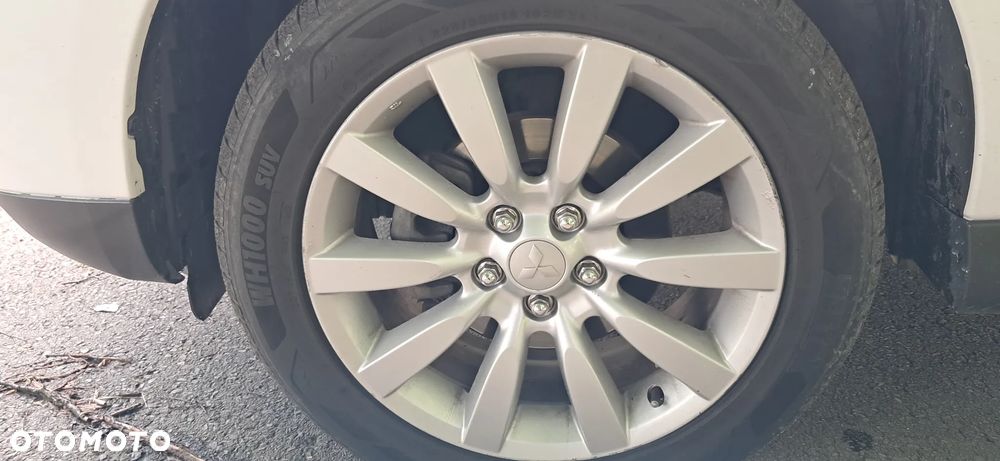 Mitsubishi Outlander 2.2 DI-D 4WD Invite - 28