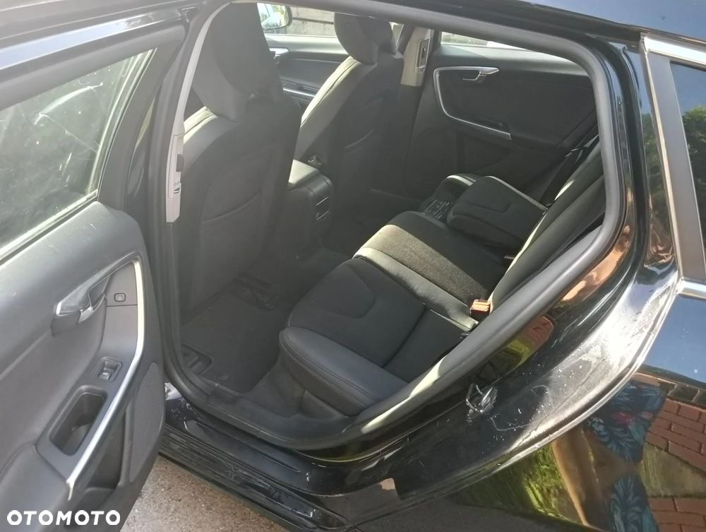 Volvo V60 D3 Summum - 13