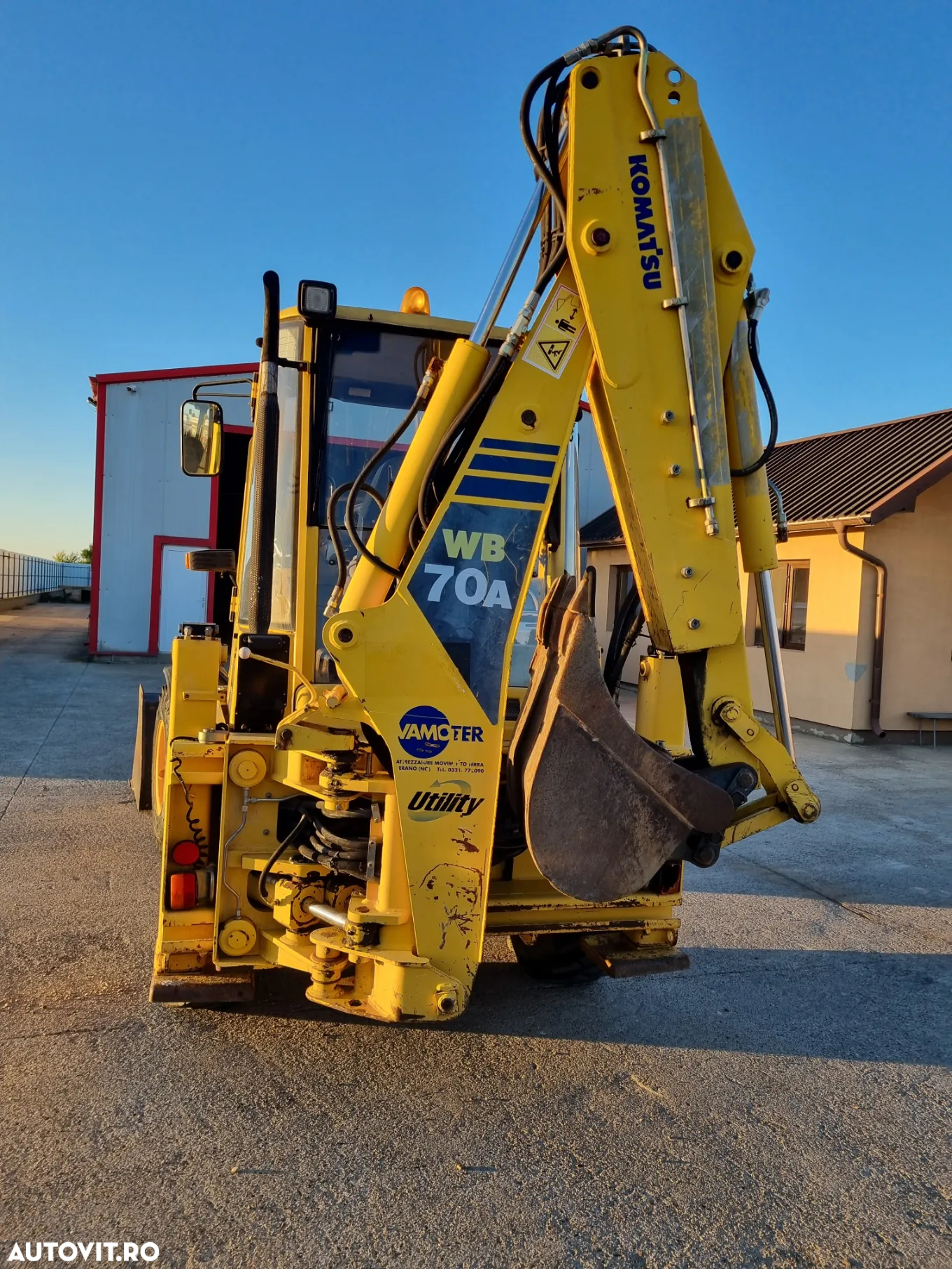 Komatsu WB70 A2 - 12