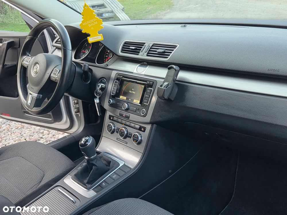 Volkswagen Passat Variant 2.0 TDI BlueMotion Technology Comfortline - 25