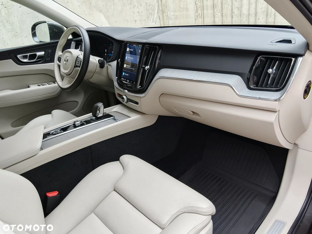 Volvo XC 60 B4 D AWD Plus Bright - 6