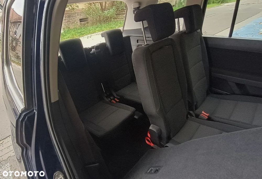 Volkswagen Touran - 13