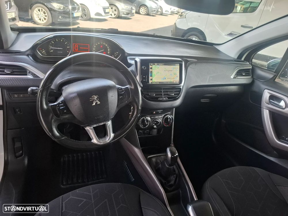 Peugeot 2008 1.2 PureTech Active - 12