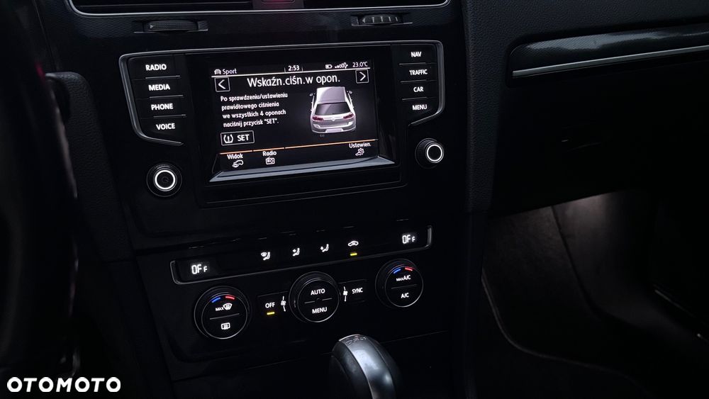 Volkswagen Golf - 17