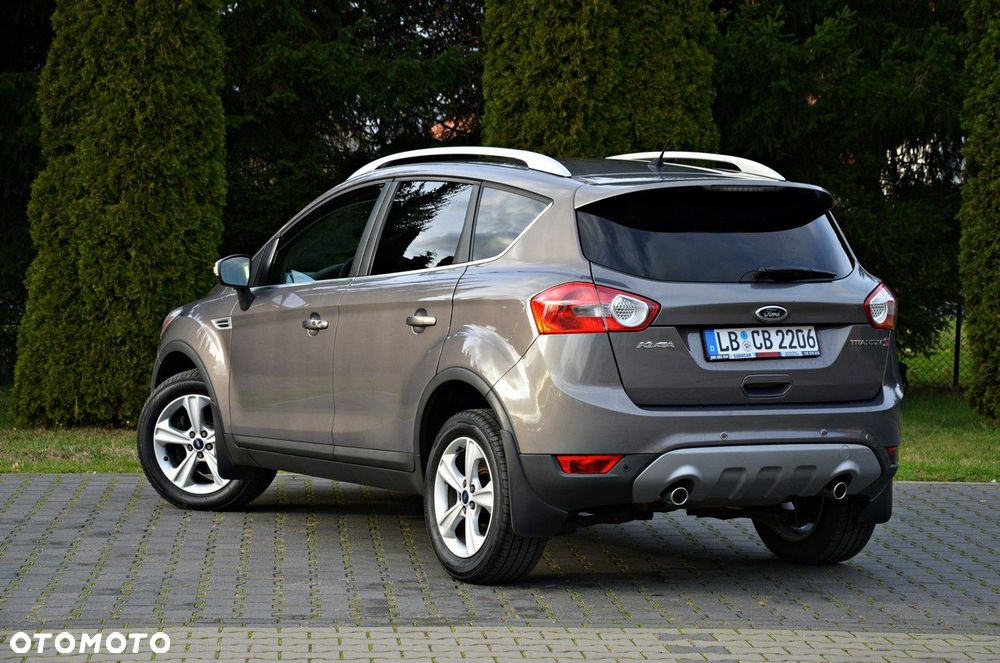 Ford Kuga 2.0 TDCi 2x4 Titanium - 3