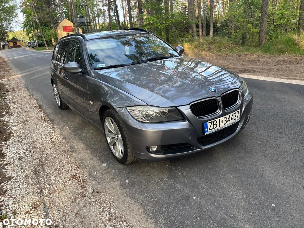 BMW Seria 3 318i Touring - 8
