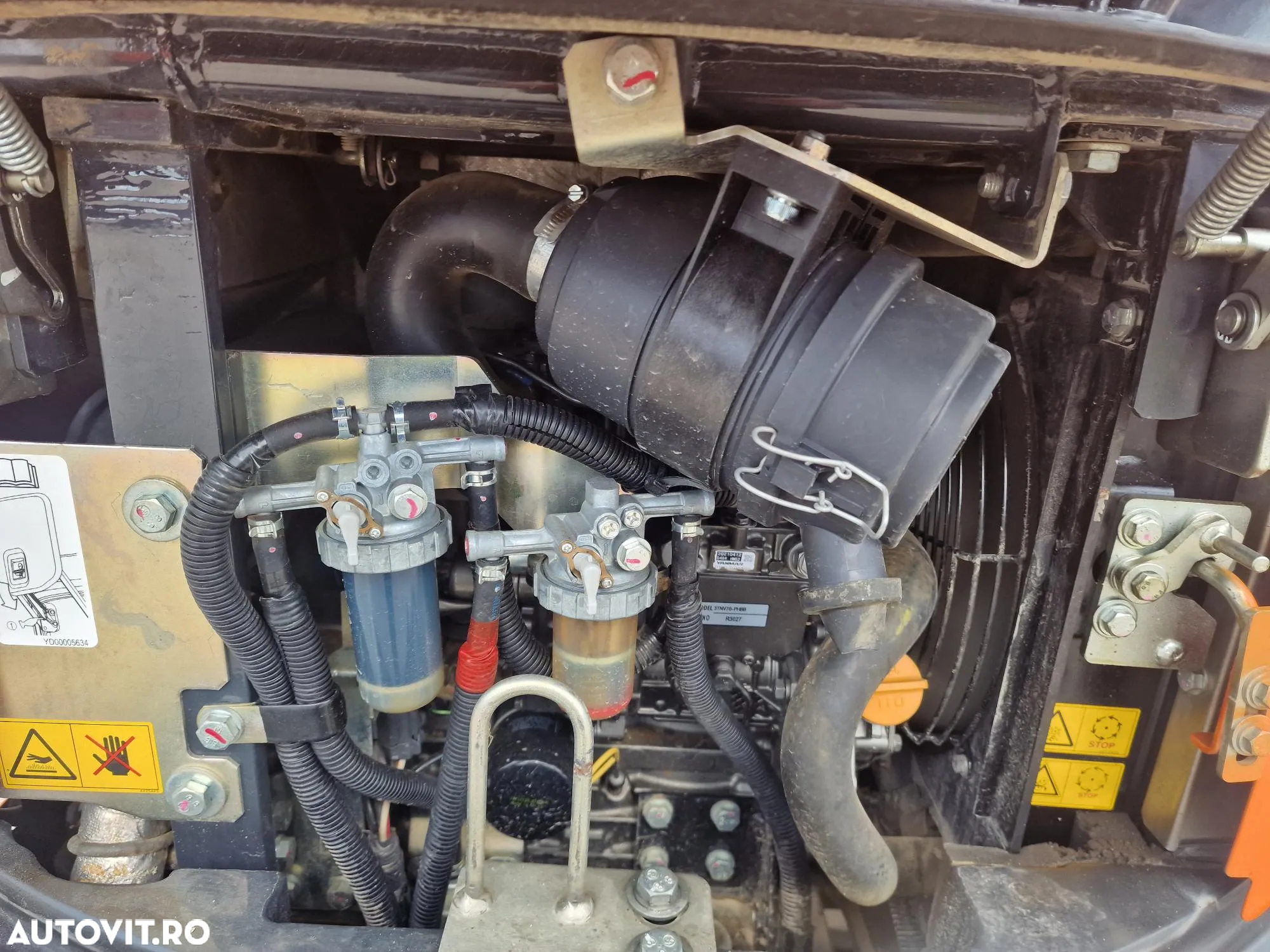 Hitachi ZX19, 2 tone, 2021, 1.689h, 19.900EUR+tva, CUPLA RAPIDA+3 cupe noi, rotire in gabarit, latime 1m, extinsii senile la 1,3m, FARA CABINA,  16CP, Inst picon, posibilitate leasing-PROMOTIE 19.900 EUR+Tva - 21