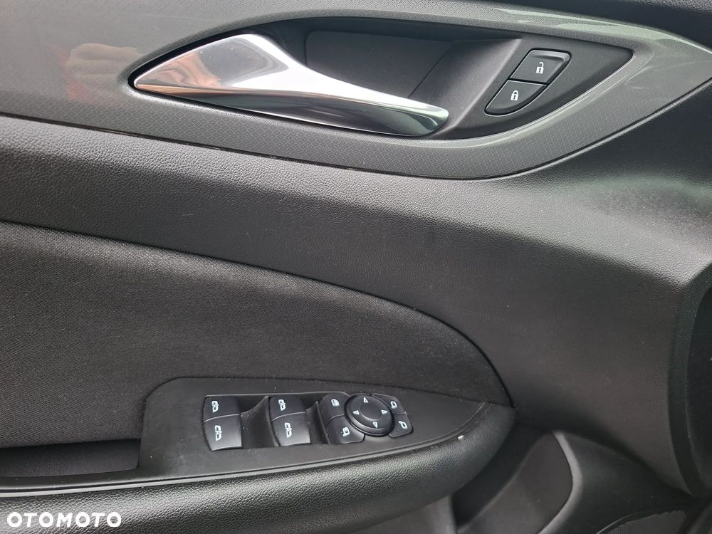 Opel Insignia 1.6 CDTI Enjoy S&S - 11