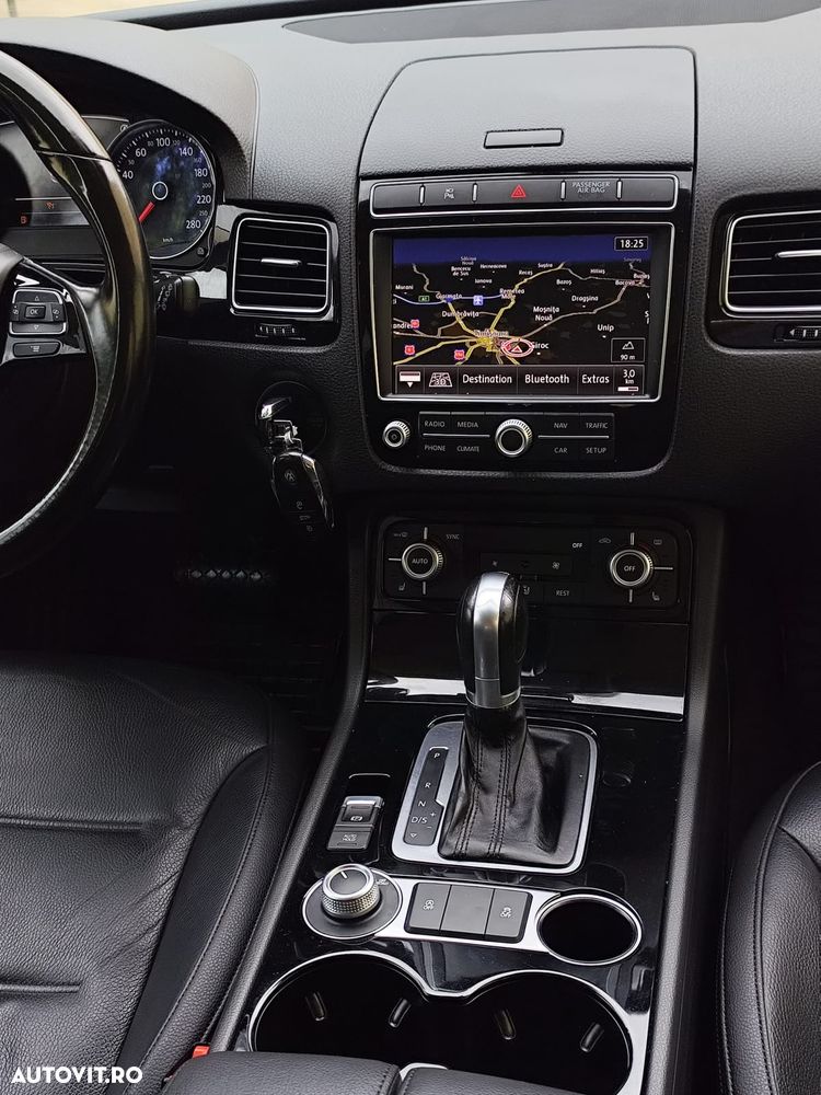 Volkswagen Touareg - 11