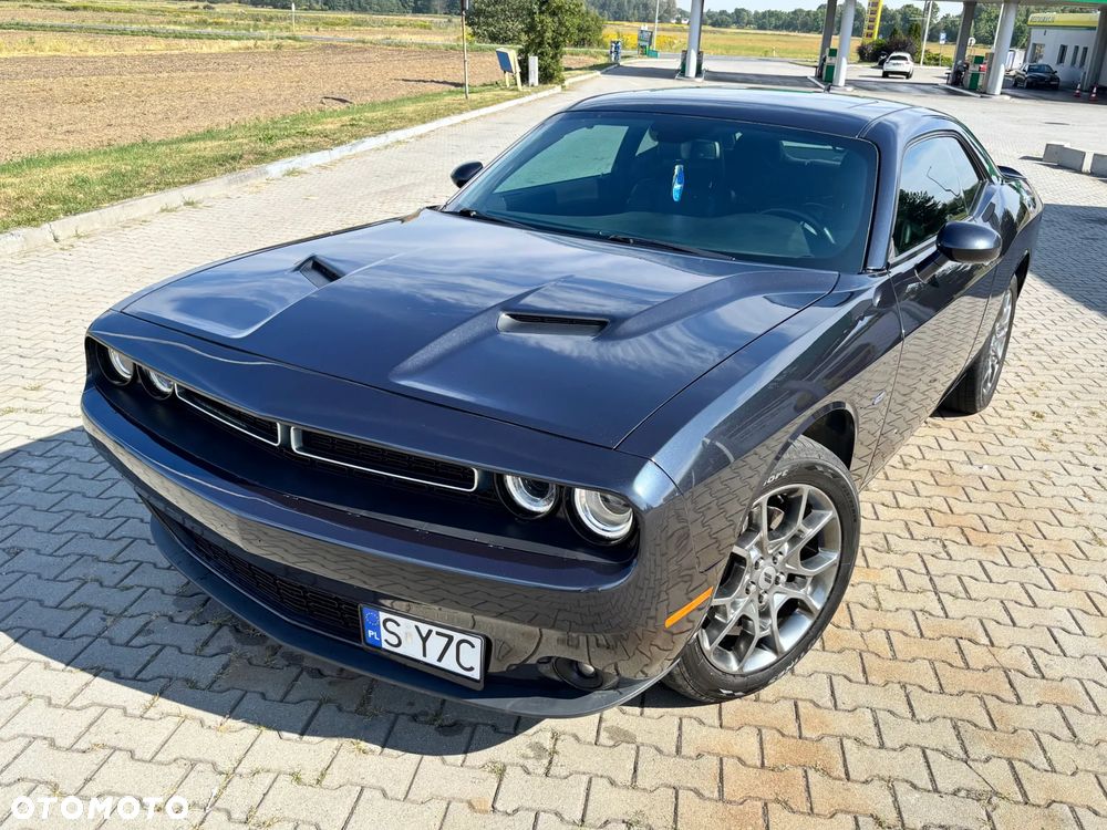 Dodge Challenger - 1