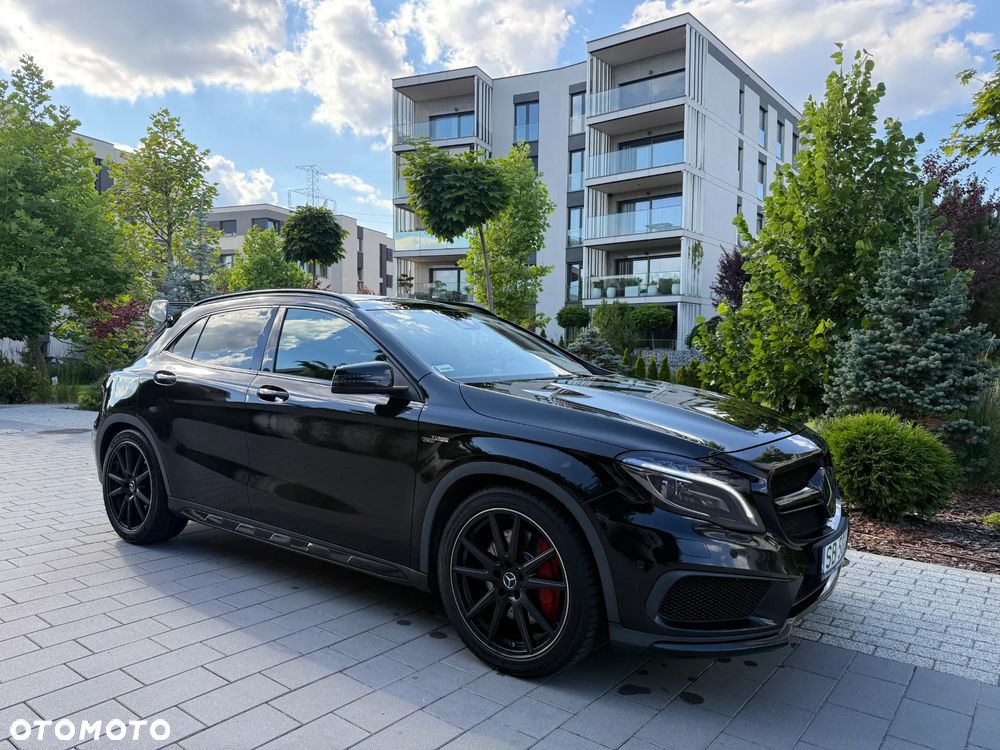 Mercedes-Benz GLA - 2