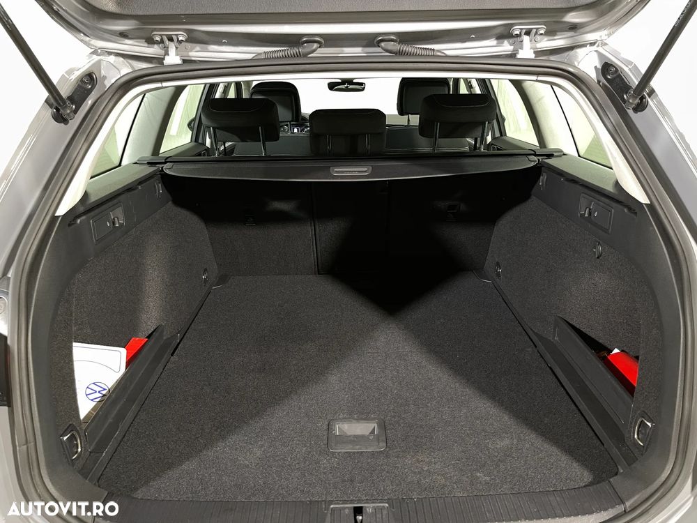 Volkswagen Passat 2.0 TDI DSG Comfortline - 13