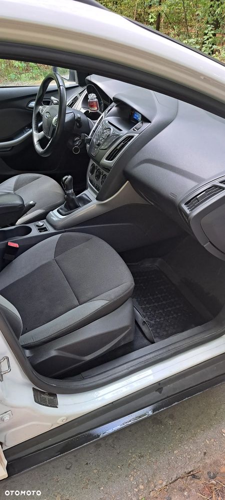 Ford Focus 1.0 EcoBoost Ambiente - 9