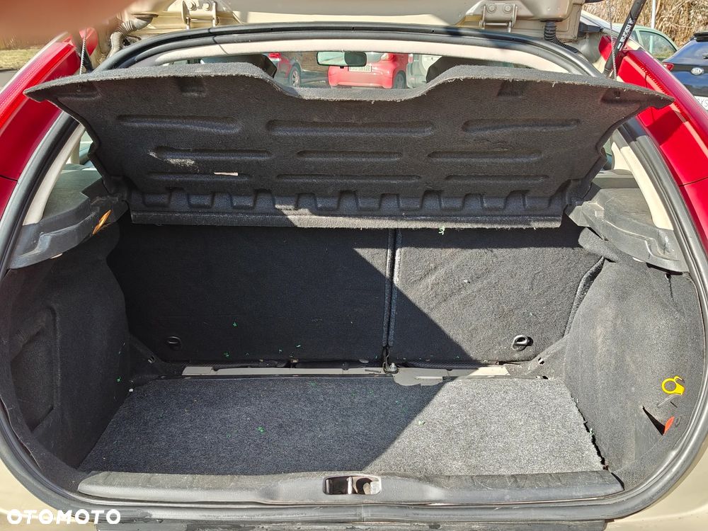 Citroën C4 1.6 16V Impress - 16