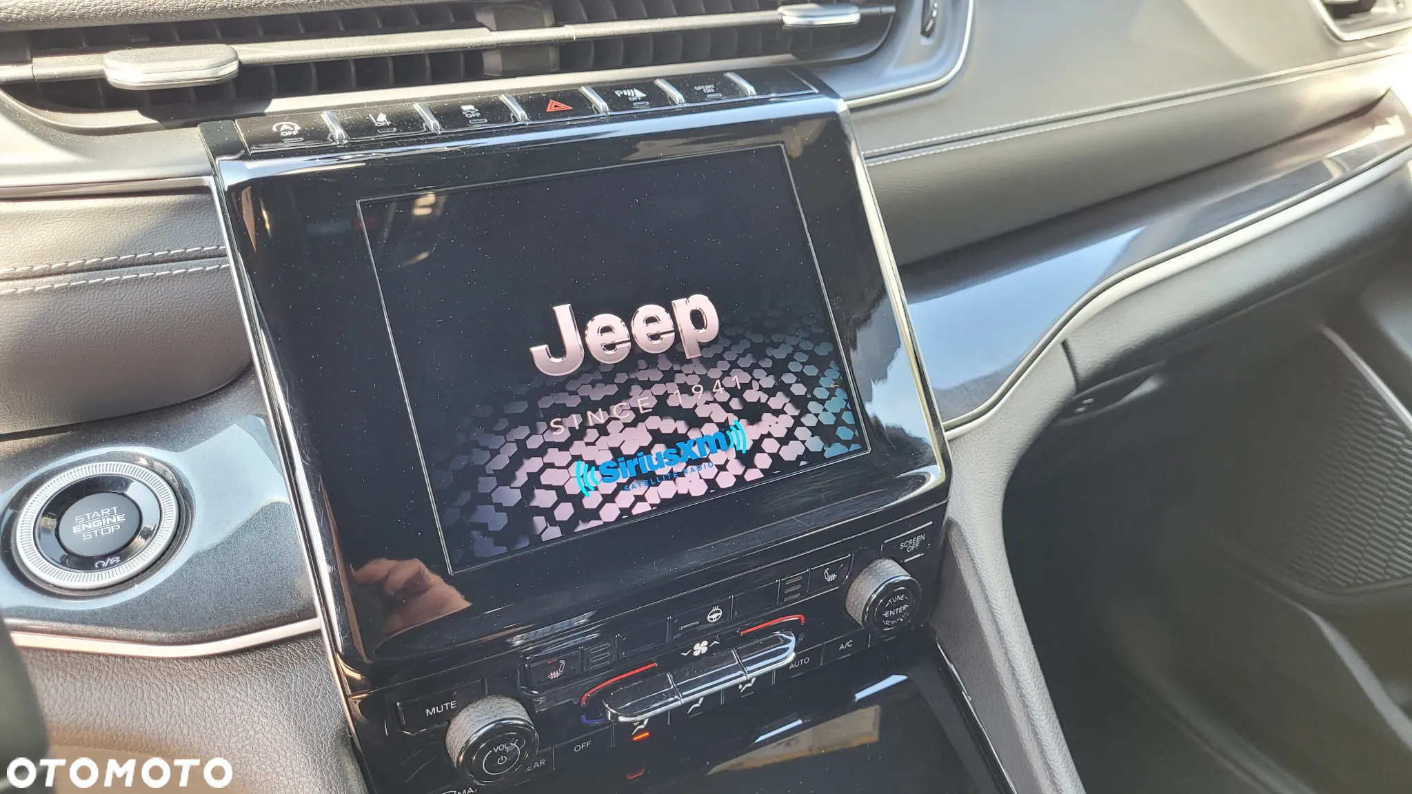 Jeep Grand Cherokee - 17