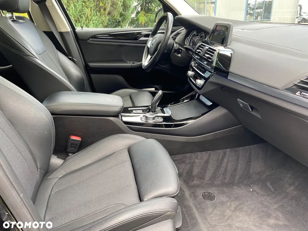 BMW X3 xDrive20d Luxury Line - 9