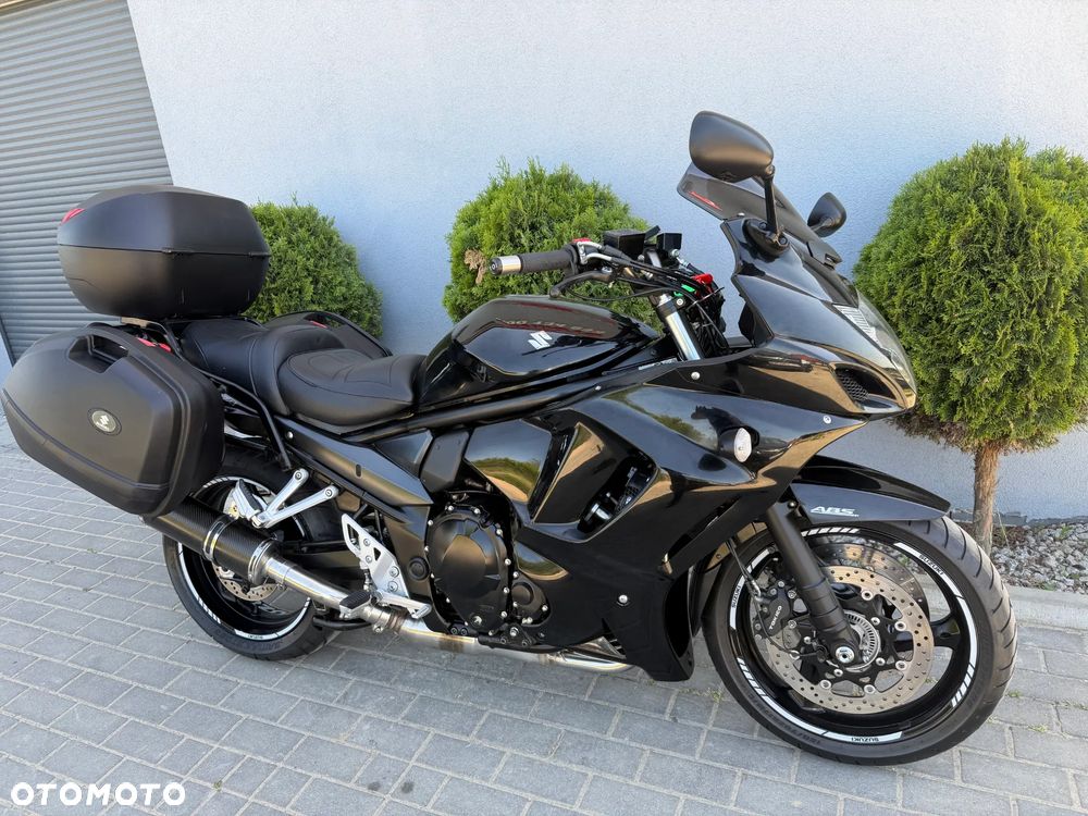 Suzuki GSX - 2