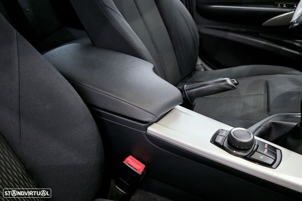 BMW 318 d Touring - 23