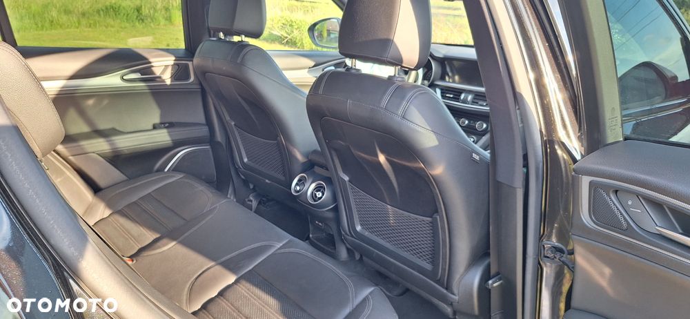 Alfa Romeo Stelvio 2.2 16V AT8 Q4 Veloce - 11