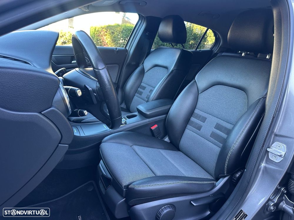 Mercedes-Benz GLA 180 d 7G-DCT Urban - 6