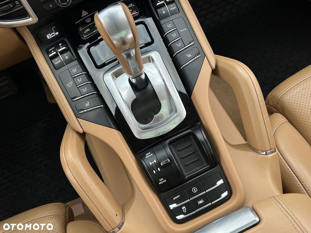 Porsche Cayenne Diesel Platinum Edition - 32