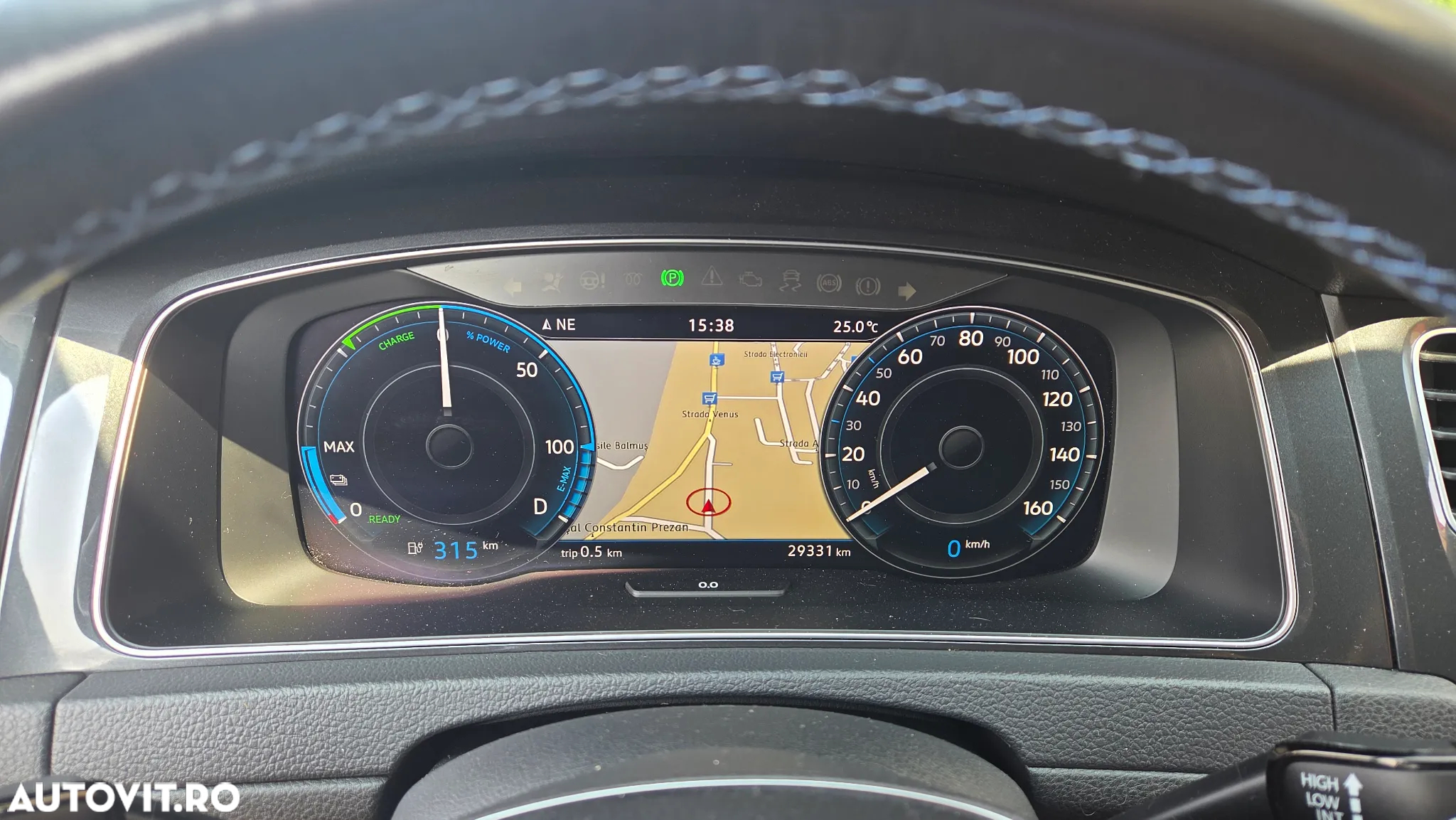Volkswagen e-Golf - 8