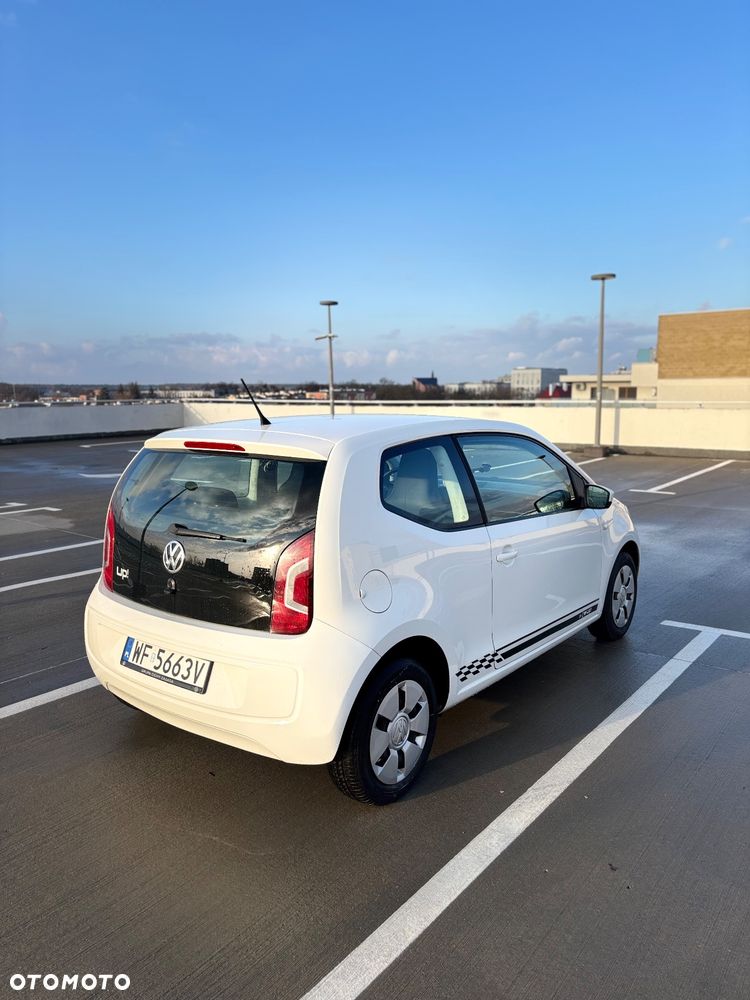 Volkswagen up! move - 4