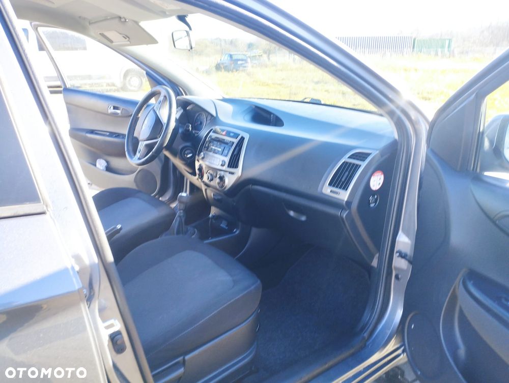 Hyundai i20 - 10