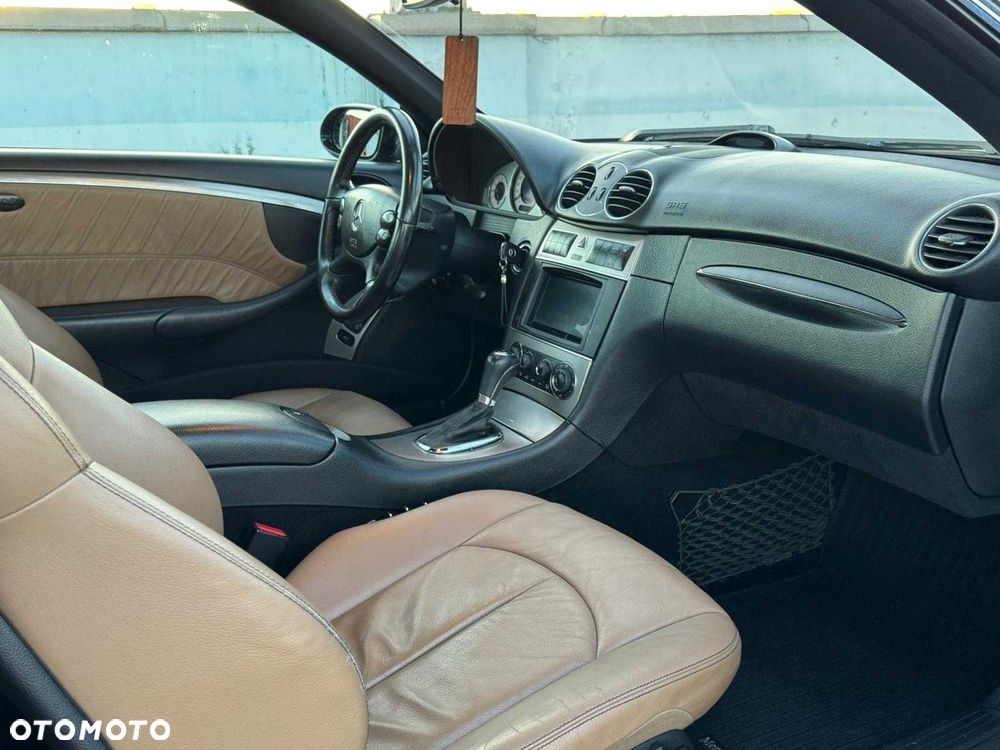 Mercedes-Benz CLK - 8