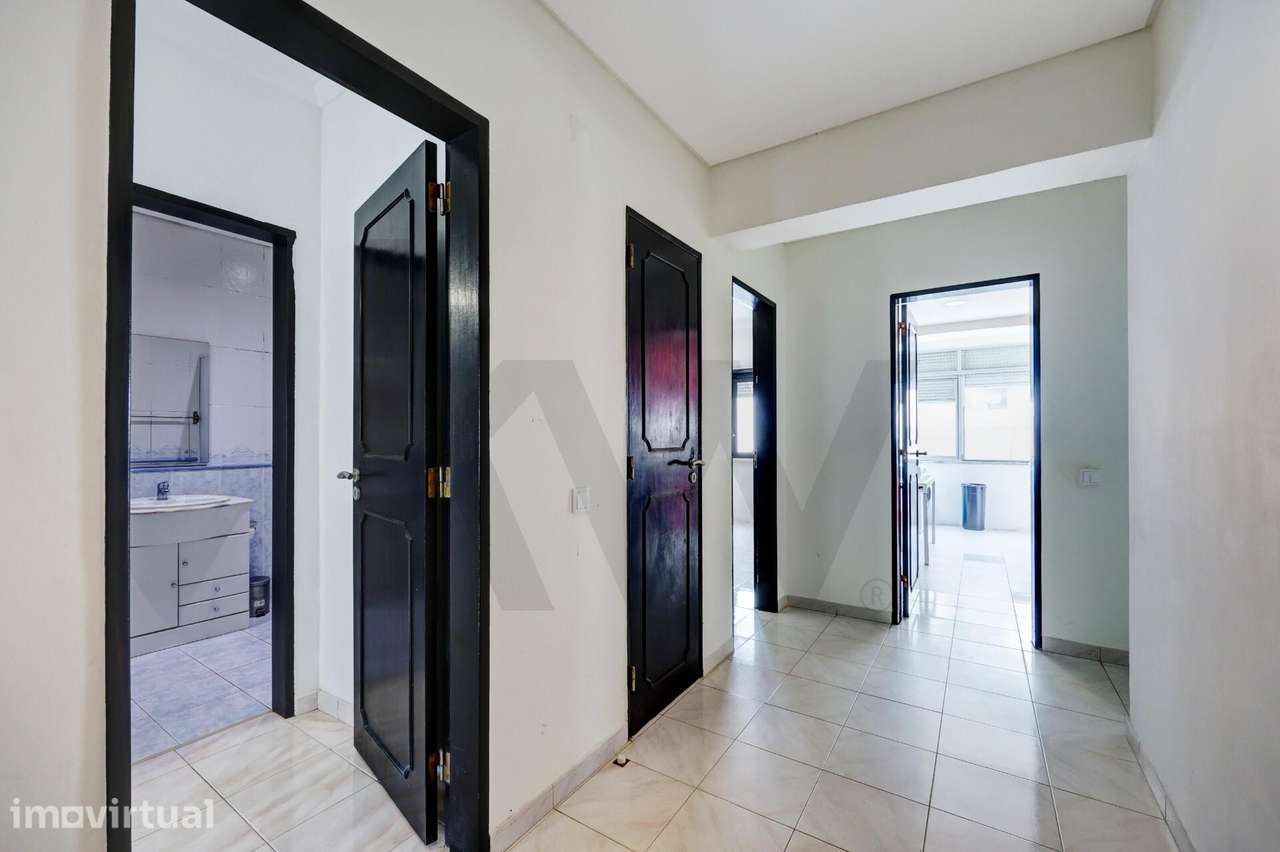 Apartamento T3 Monte da Caparica Rua General Humerto Delgado - Grande imagem: 2/47
