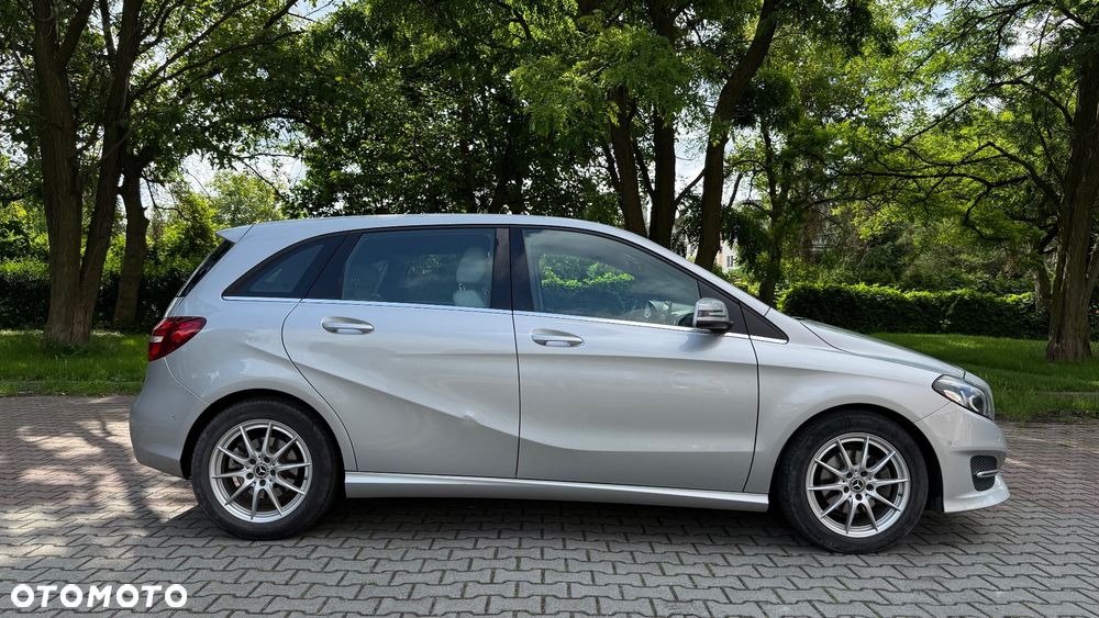 Mercedes-Benz Klasa B 220 4-Matic - 4